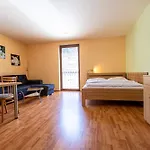Fatrapark 2 House Aparthotel