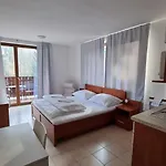 Fatrapark 2 House Aparthotel 3*
